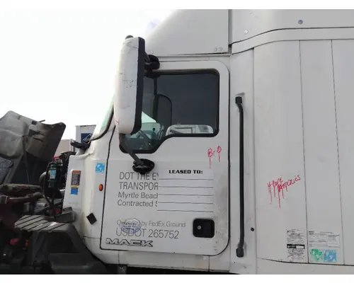 MACK CXU 2007-2019 DOOR ASSEMBLY, FRONT
