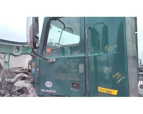 MACK CXU 2007-2019 DOOR ASSEMBLY, FRONT