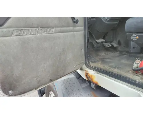 MACK CXU 2007-2019 DOOR ASSEMBLY, FRONT