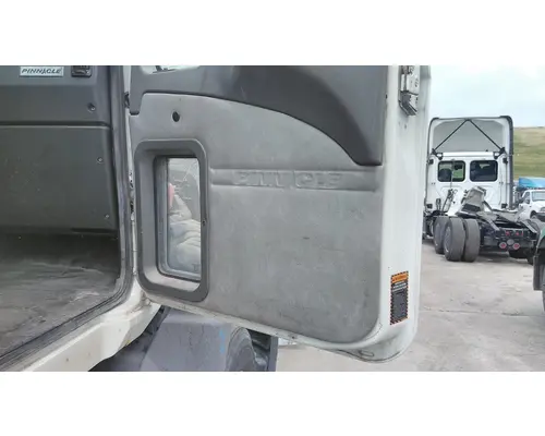 MACK CXU 2007-2019 DOOR ASSEMBLY, FRONT