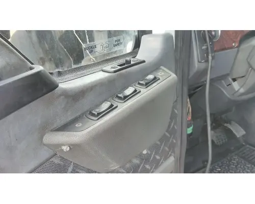 MACK CXU 2007-2019 DOOR ASSEMBLY, FRONT