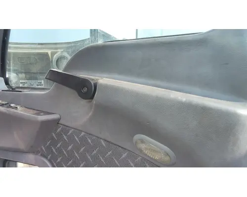 MACK CXU 2007-2019 DOOR ASSEMBLY, FRONT
