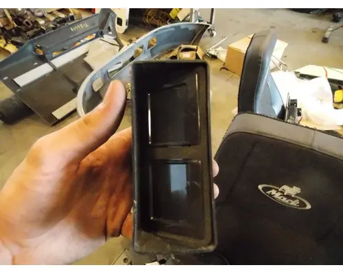 MACK CXU163 Dash  Console Switch