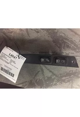 MACK CXU600 Door Assembly, Front