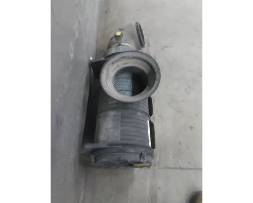 MACK CXU612 AIR CLEANER