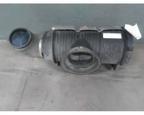 MACK CXU612 AIR CLEANER