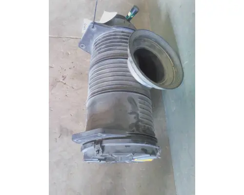 MACK CXU612 AIR CLEANER
