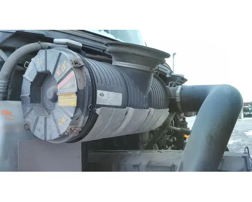 MACK CXU612 AIR CLEANER