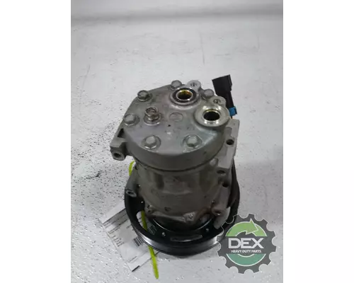 MACK CXU612 Air Conditioner Compressor