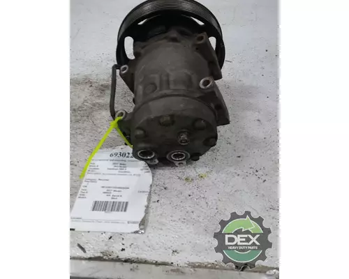 MACK CXU612 Air Conditioner Compressor