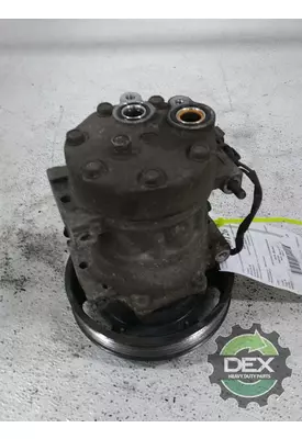 MACK CXU612 Air Conditioner Compressor