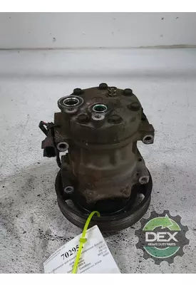 MACK CXU612 Air Conditioner Compressor
