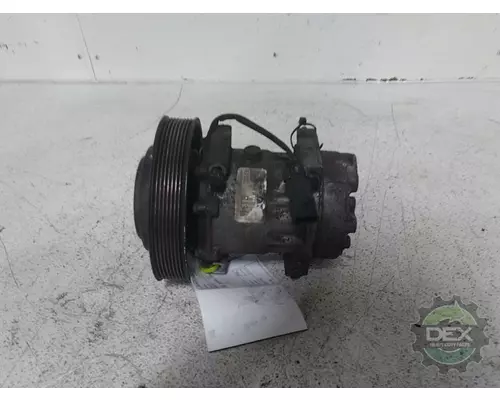 MACK CXU612 Air Conditioner Compressor
