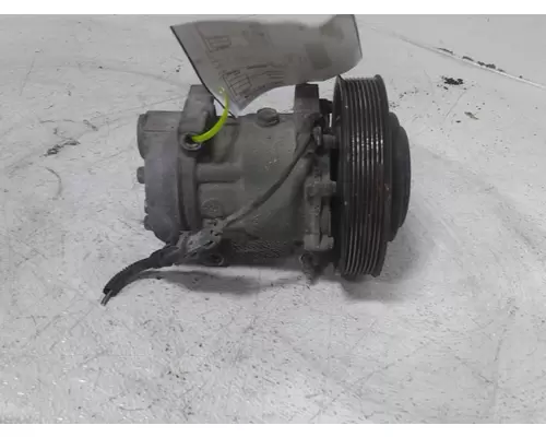 MACK CXU612 Air Conditioner Compressor