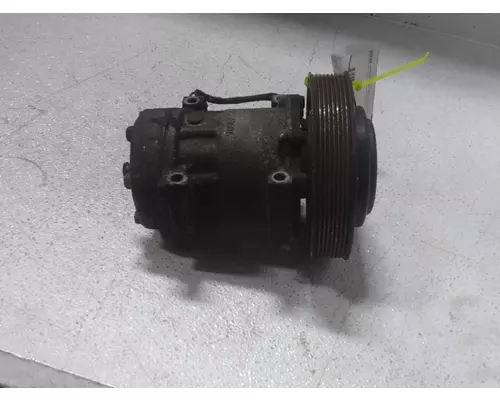 MACK CXU612 Air Conditioner Compressor
