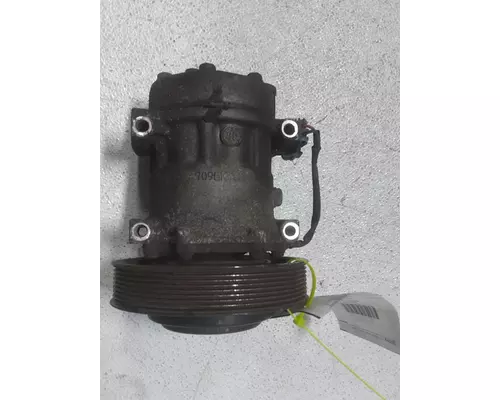 MACK CXU612 Air Conditioner Compressor