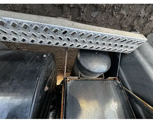 MACK CXU612 Air Tank