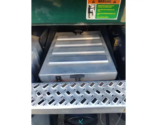 MACK CXU612 BATTERY BOX COVER