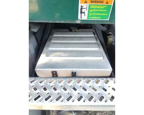 MACK CXU612 BATTERY BOX COVER
