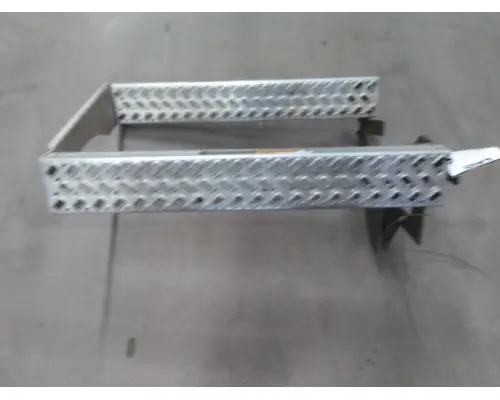 MACK CXU612 BATTERY BOX STEP