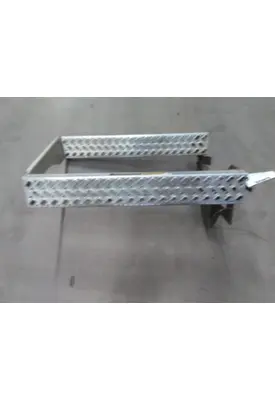 MACK CXU612 BATTERY BOX STEP