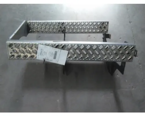 MACK CXU612 BATTERY BOX STEP