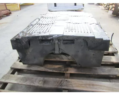 MACK CXU612 BATTERY BOX