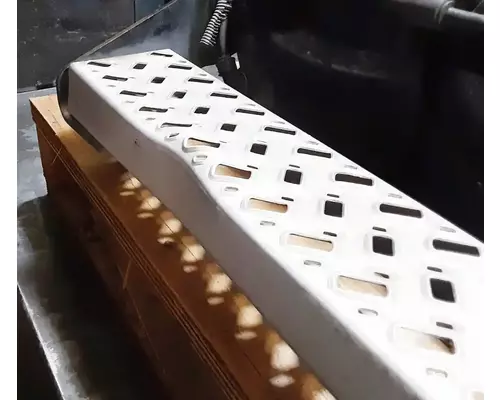 MACK CXU612 Battery BoxTray