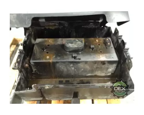 MACK CXU612 Battery Box