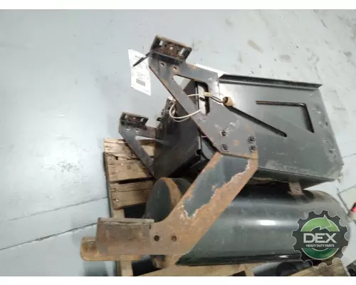 MACK CXU612 Battery Box