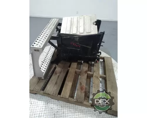 MACK CXU612 Battery Box