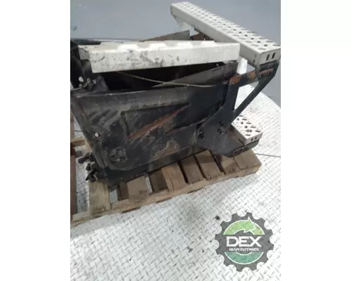 MACK CXU612 Battery Box
