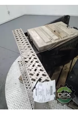 MACK CXU612 Battery Box