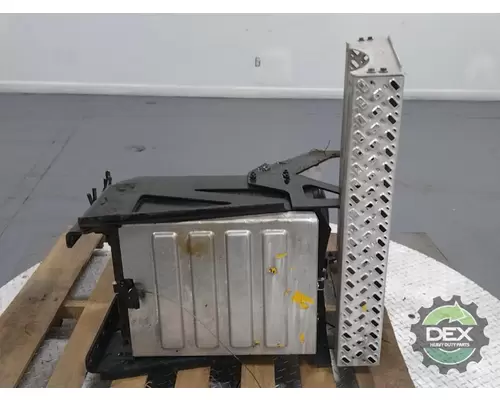 MACK CXU612 Battery Box