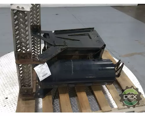 MACK CXU612 Battery Box