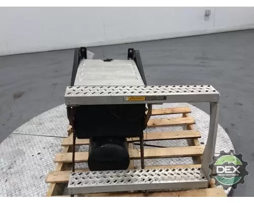 MACK CXU612 Battery Box