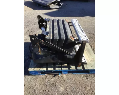 MACK CXU612 Battery Box