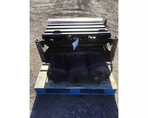 MACK CXU612 Battery Box