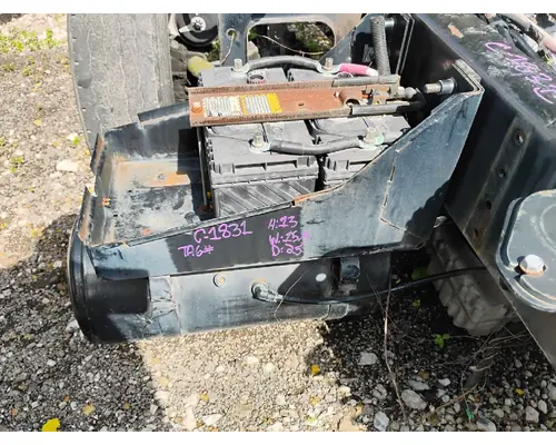 MACK CXU612 Battery Box