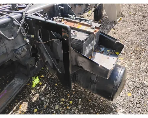 MACK CXU612 Battery Box