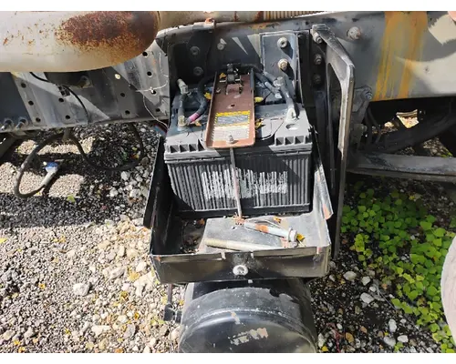 MACK CXU612 Battery Box