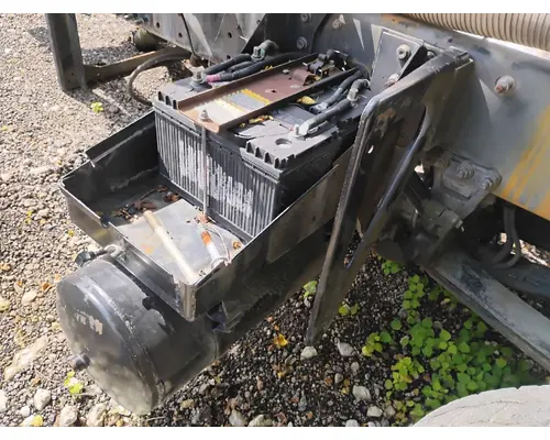 MACK CXU612 Battery Box