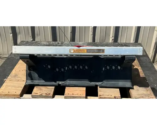 MACK CXU612 Battery Boxes