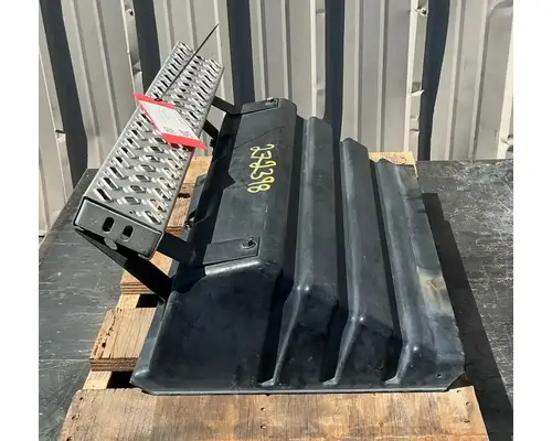 MACK CXU612 Battery Boxes