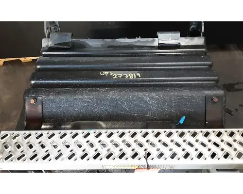 MACK CXU612 Battery Boxes