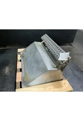 MACK CXU612 Battery Boxes