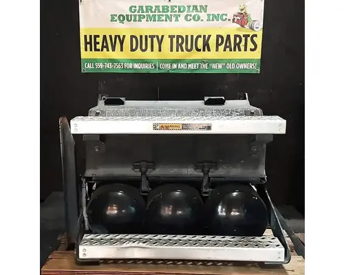 MACK CXU612 Battery Boxes