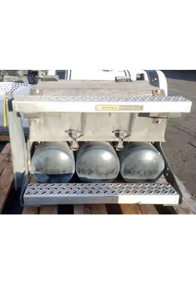 MACK CXU612 Battery Boxes