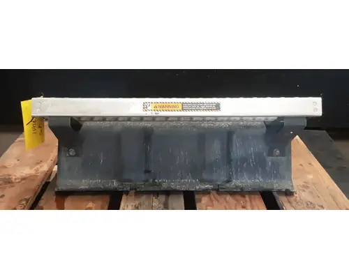 MACK CXU612 Battery Boxes