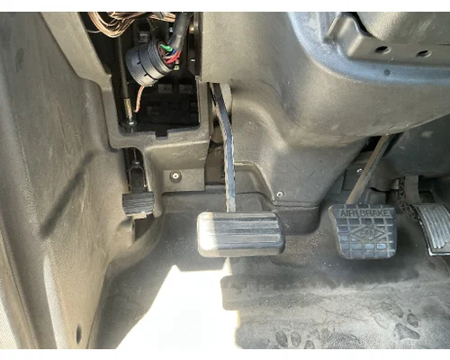 MACK CXU612 BrakeClutch Pedal Box